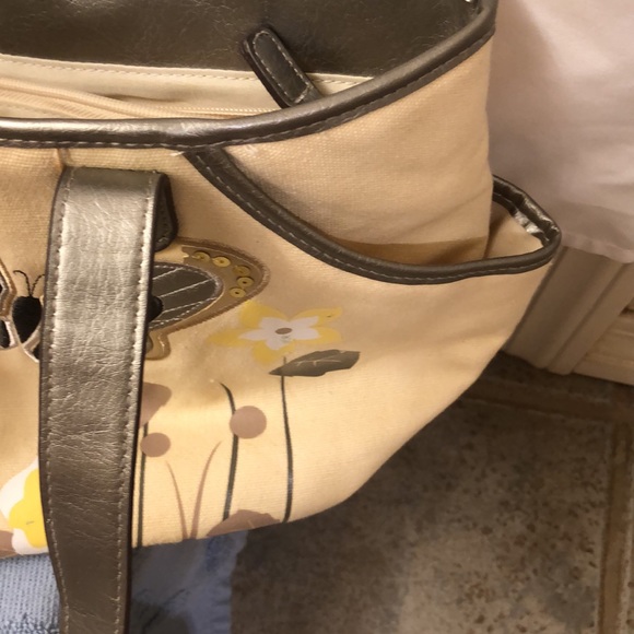 GUC Purse with butterfly accents. - Picture 8 of 8